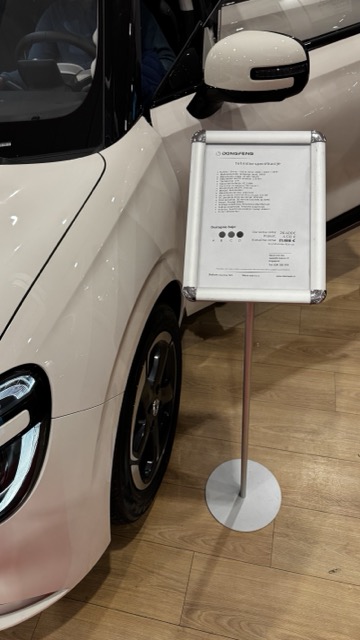 Ejemplo de señalización digital en una feria del automóvil